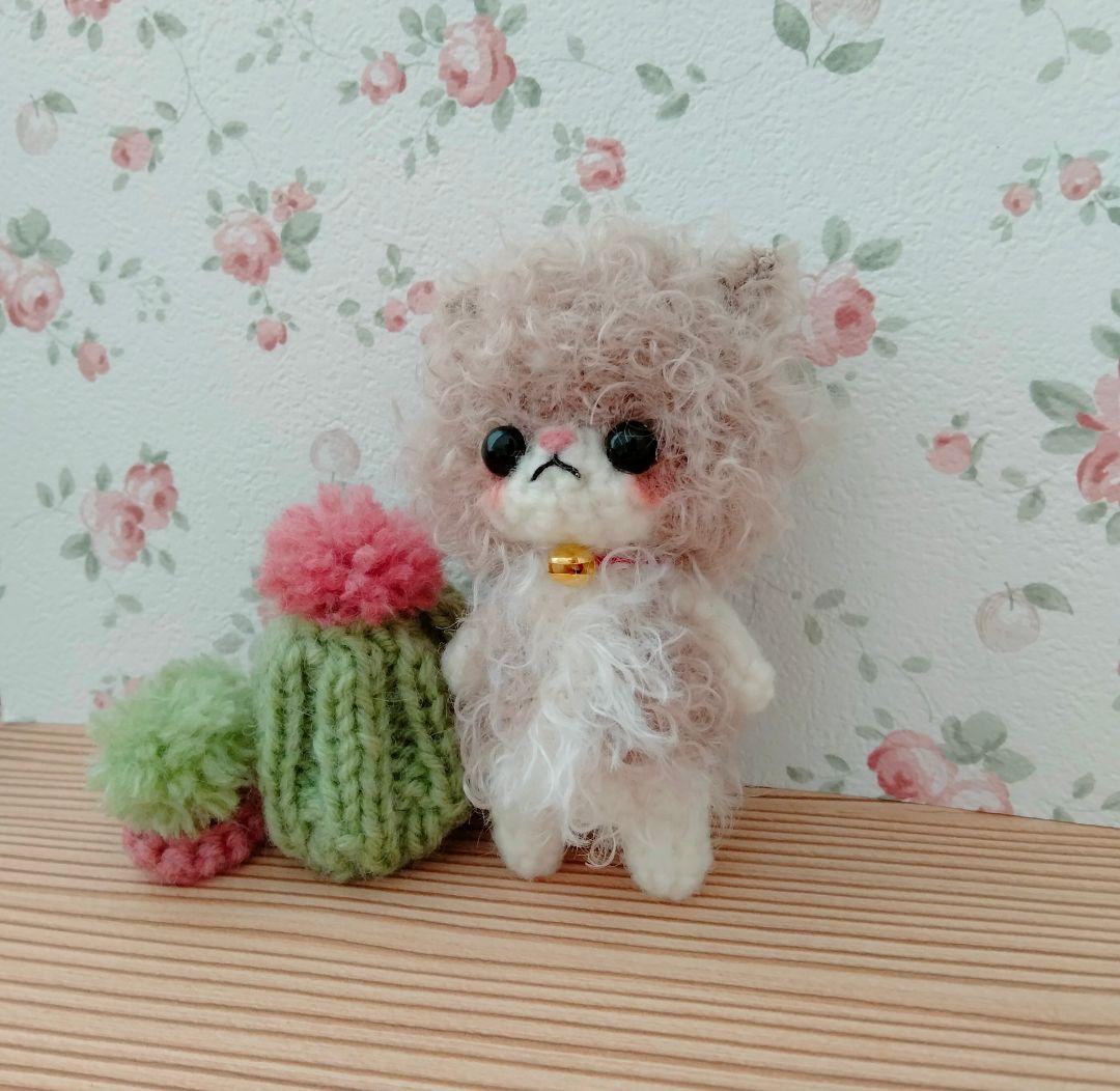 冬コーデ　ふわふわ子猫　ミルクティー子猫　ハンドメイド　あみぐるみ　キーホルダー