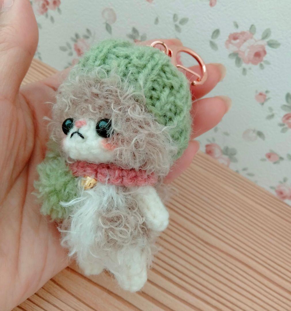 冬コーデ　ふわふわ子猫　ミルクティー子猫　ハンドメイド　あみぐるみ　キーホルダー
