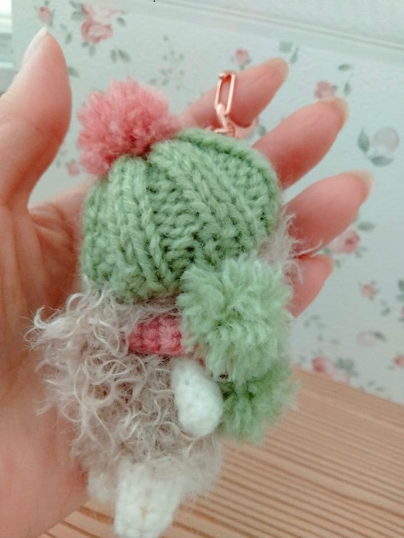 冬コーデ　ふわふわ子猫　ミルクティー子猫　ハンドメイド　あみぐるみ　キーホルダー
