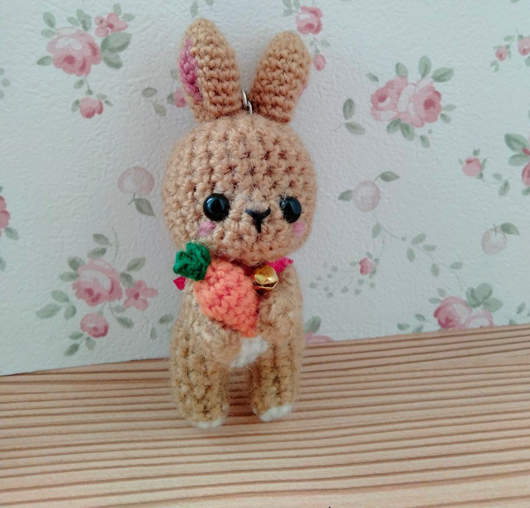 冬コーデ　ふわふわ子猫　ミルクティー子猫　ハンドメイド　あみぐるみ　キーホルダー