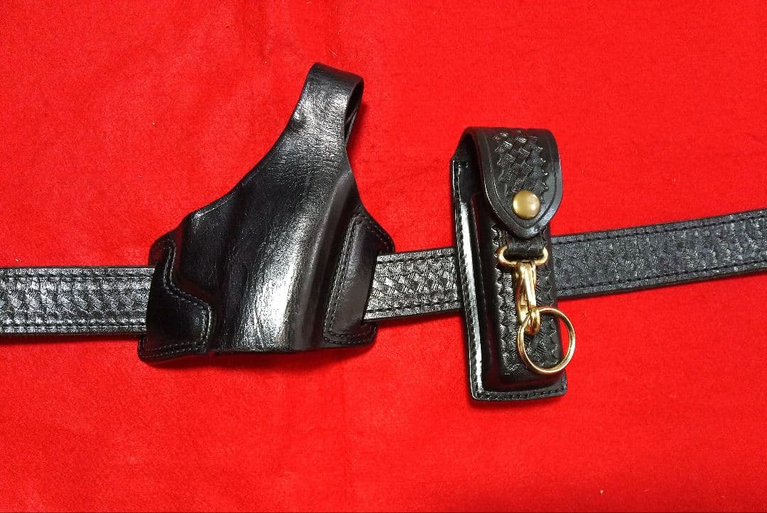 ビアンキ製革製ホルスター　エイカー製革製ベルト 　エイカー製革製ポーチ