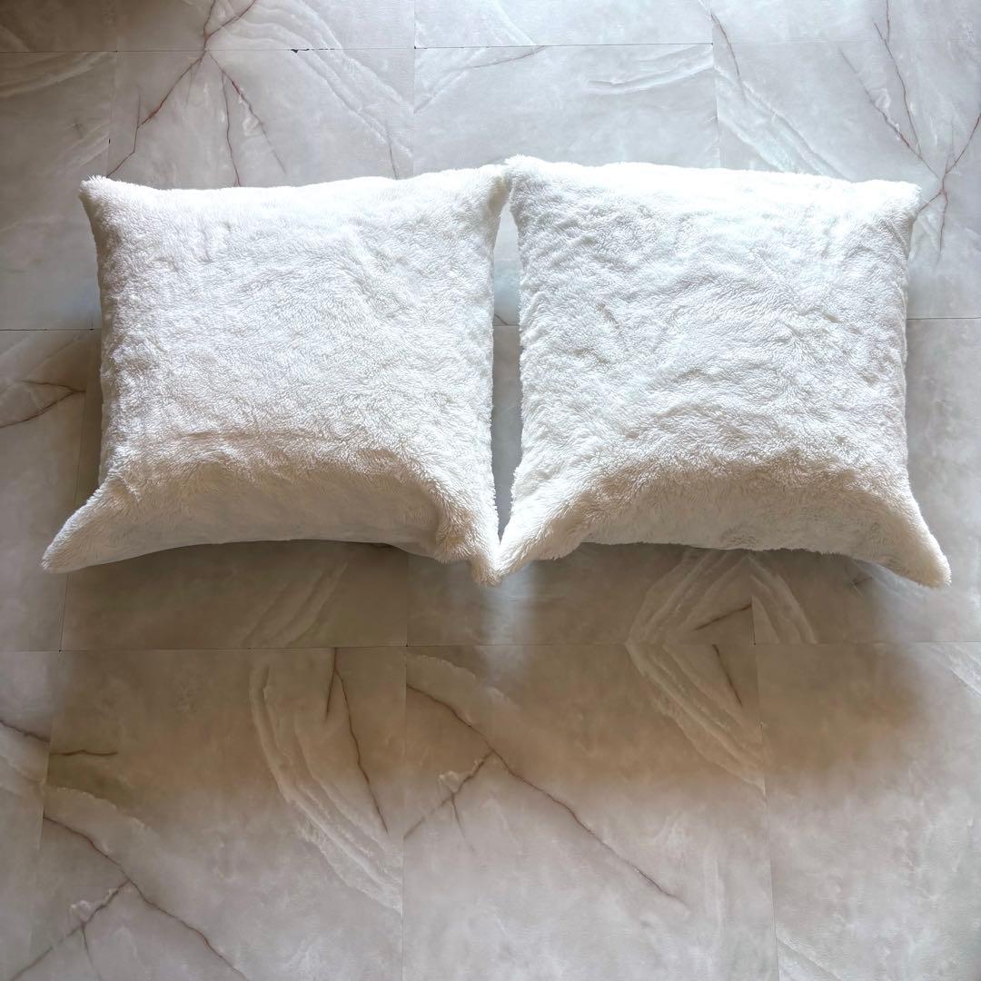 Francfrancフェイクファークッション58×58中材付きホワイト2枚セット