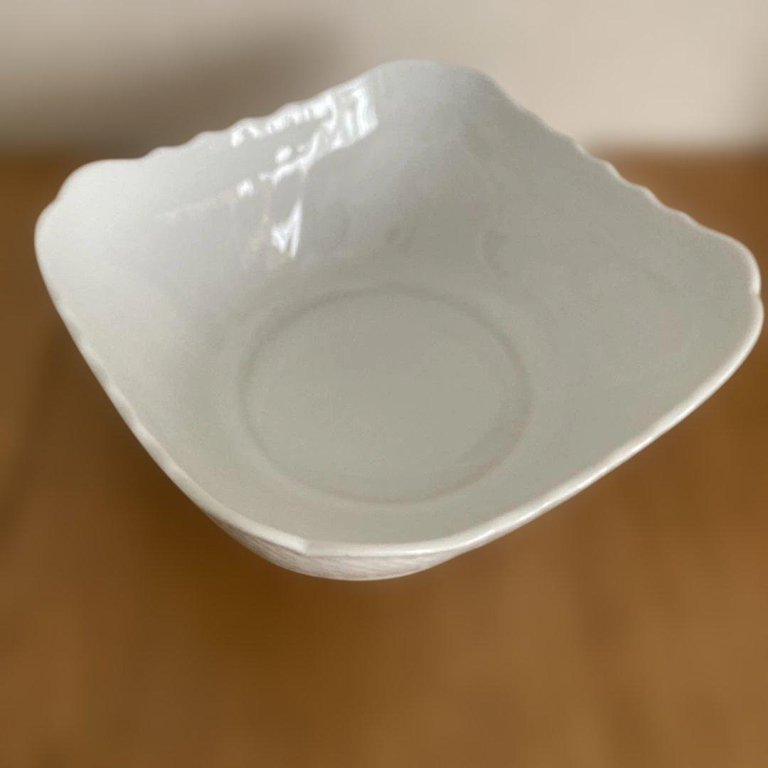 リチャードジノリ ベッキオホワイト スクエアサラダボウル　22cm