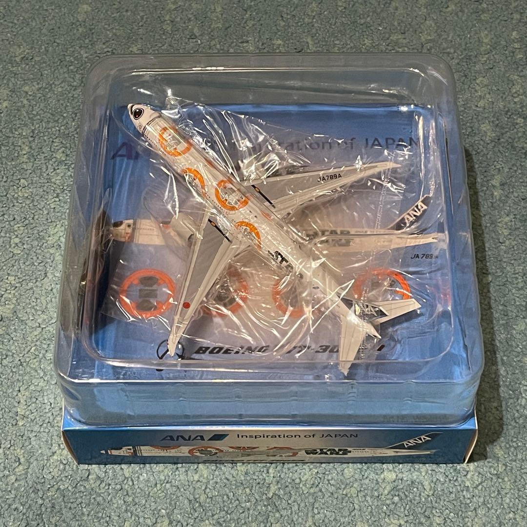 ANA 777-300ER スターウォーズ JA789A BB8 av 400