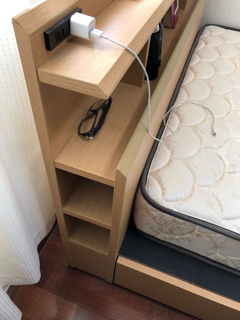 セミダブルベッド売ります。