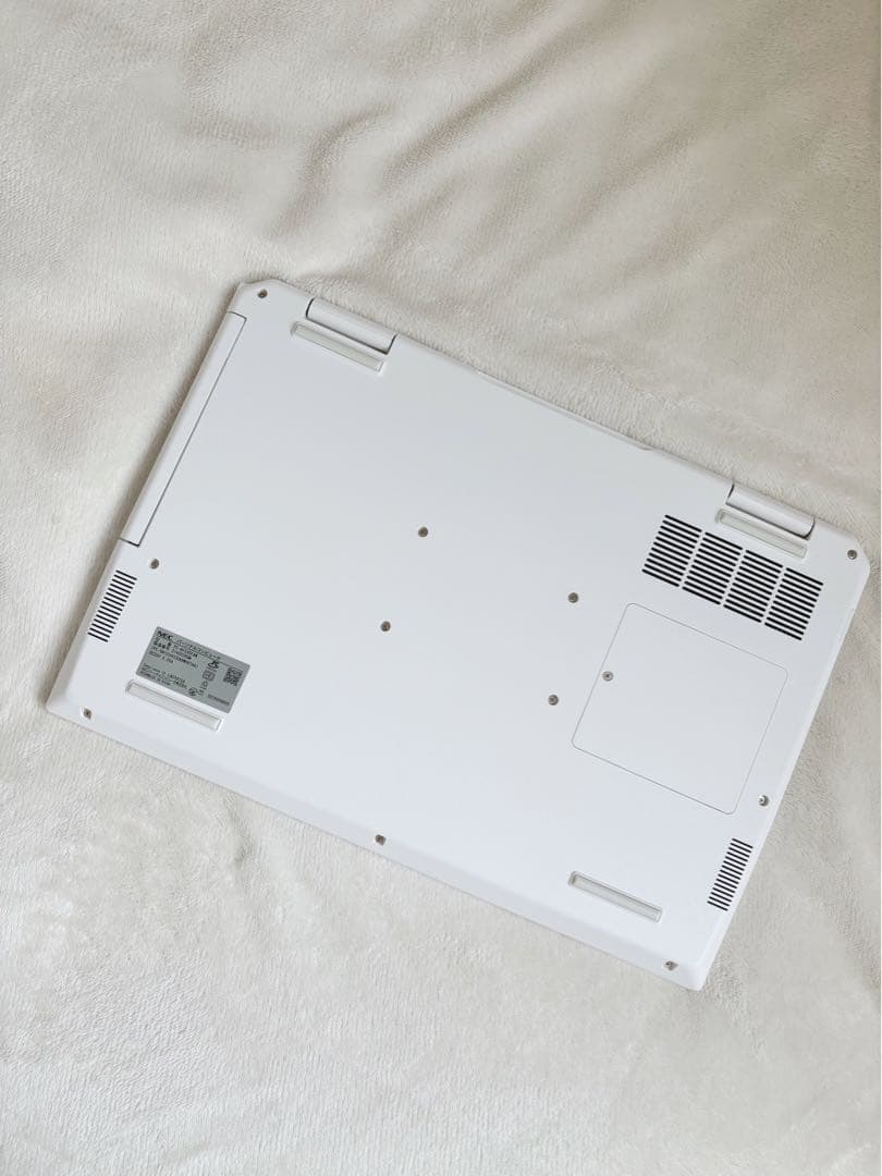 LAVIE ノートPC 15.6インチ ホワイト