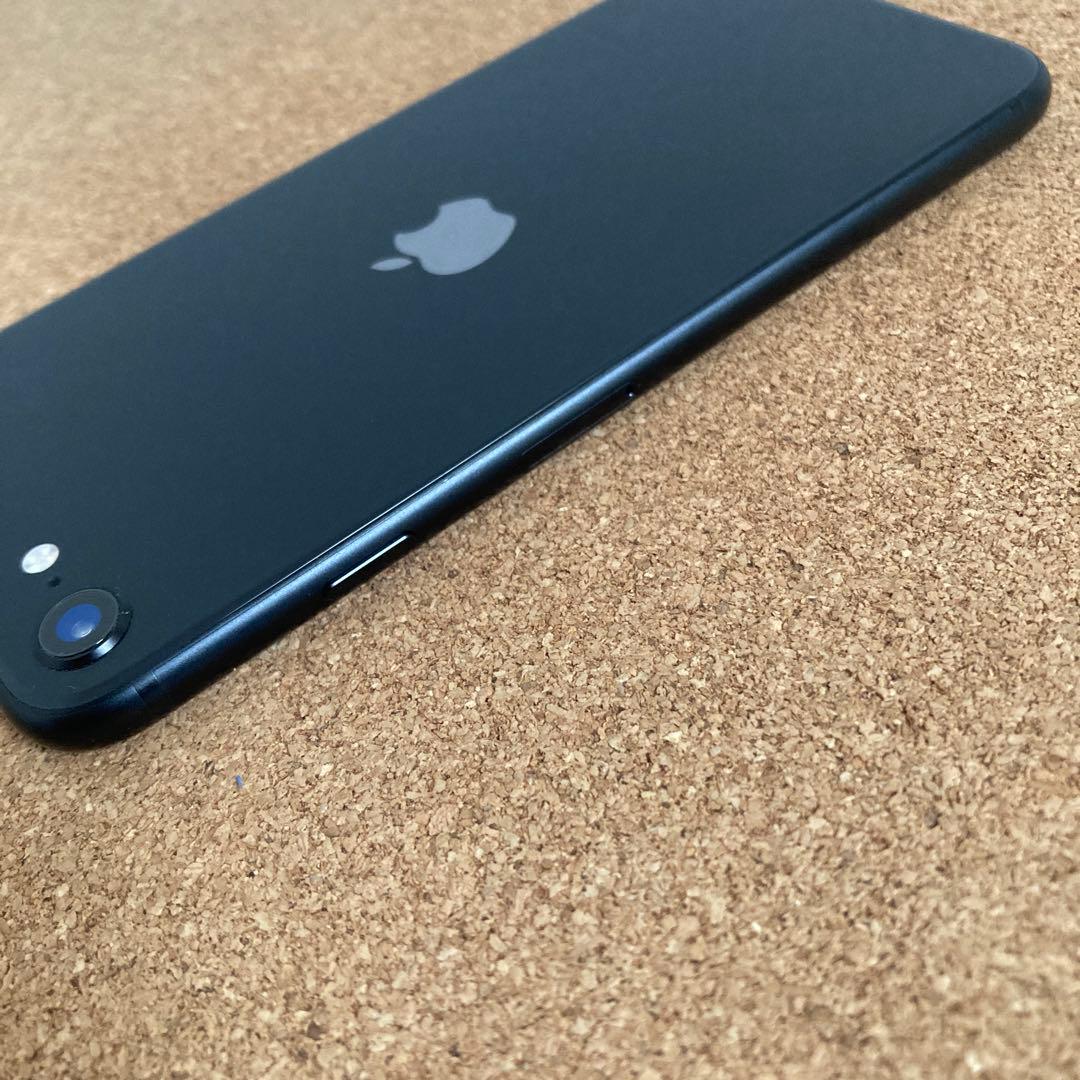 4129【早い者勝ち】美品☆電池新品☆iPhoneSE2 64GB SIMフリー