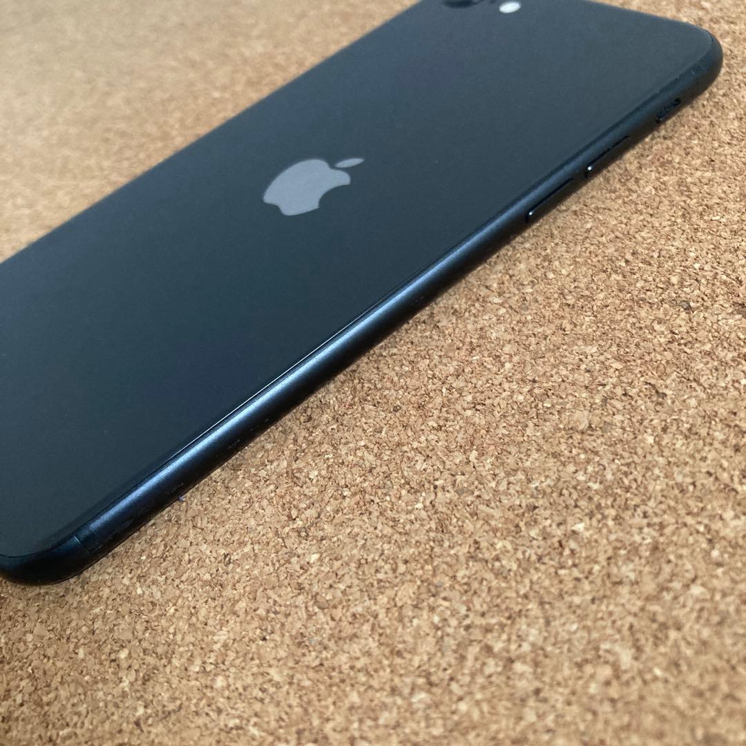 4129【早い者勝ち】美品☆電池新品☆iPhoneSE2 64GB SIMフリー