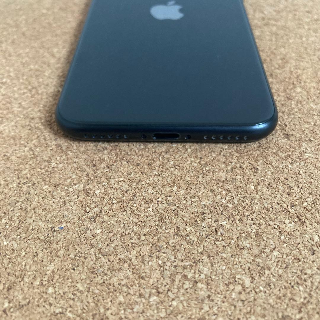 4129【早い者勝ち】美品☆電池新品☆iPhoneSE2 64GB SIMフリー