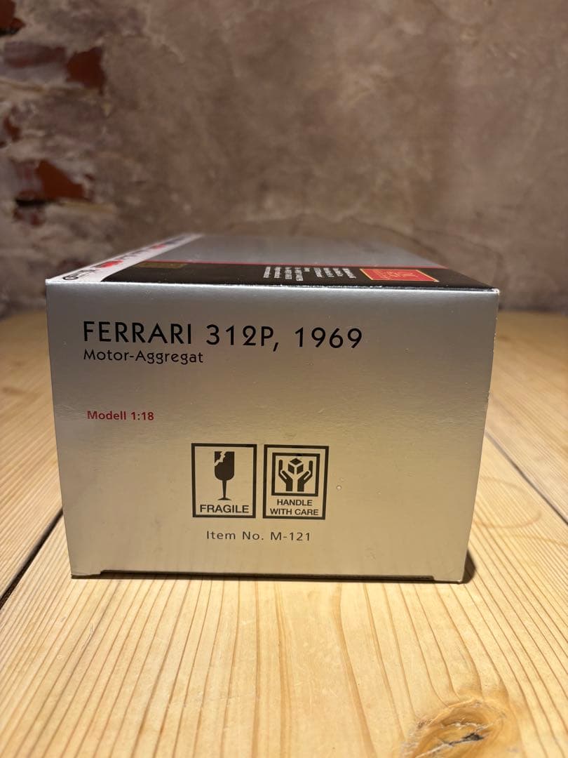 CMC 1/18 フェラーリ312P エンジ1969