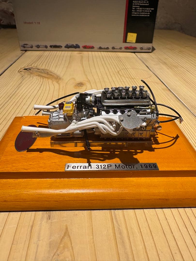 CMC 1/18 フェラーリ312P エンジ1969