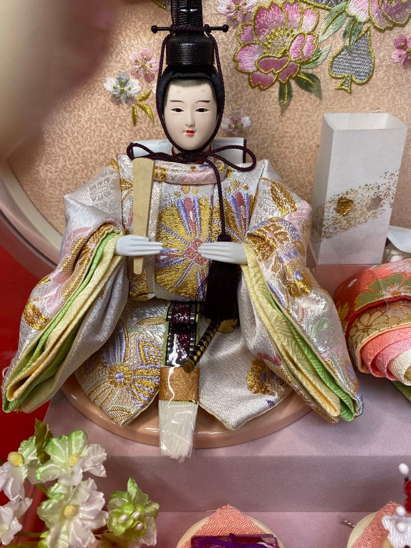 雛人形　桜型アクリルケース入り親王飾り・間口約４６×奥行約２５×高さ約４１㎝