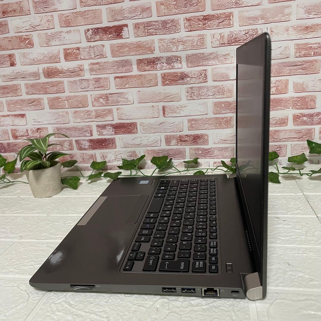 ★中古東芝パソコンSSD128GB メモリ8GB★R63/M ノートPC317