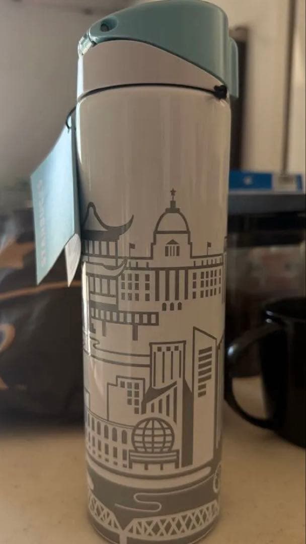 スタバ　保冷　水筒　上海版