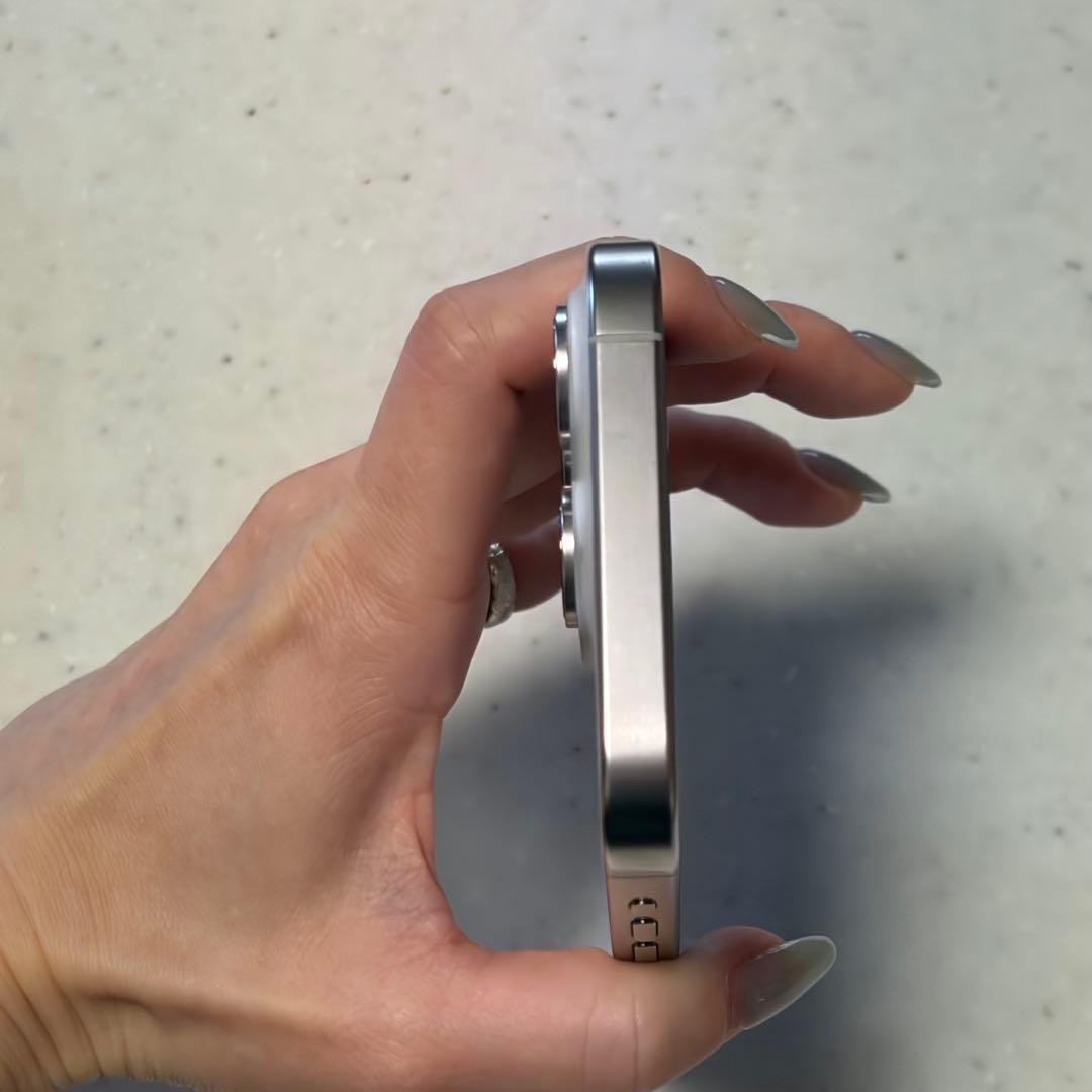 最終値下げ！iPhone15Pro 512GB ホワイトチタニウム SIMフリー