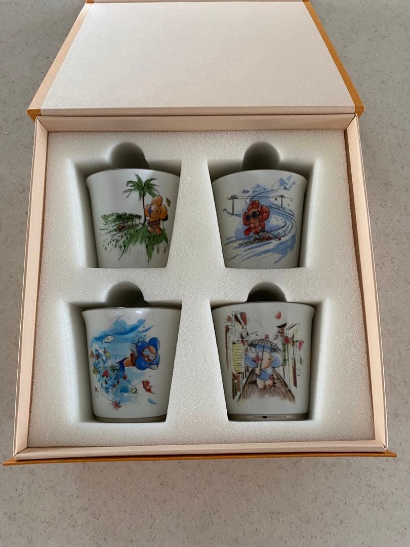 【未使用】LOUIS VUITTONヴィヴィエンヌ 陶磁器カップ プレートセット