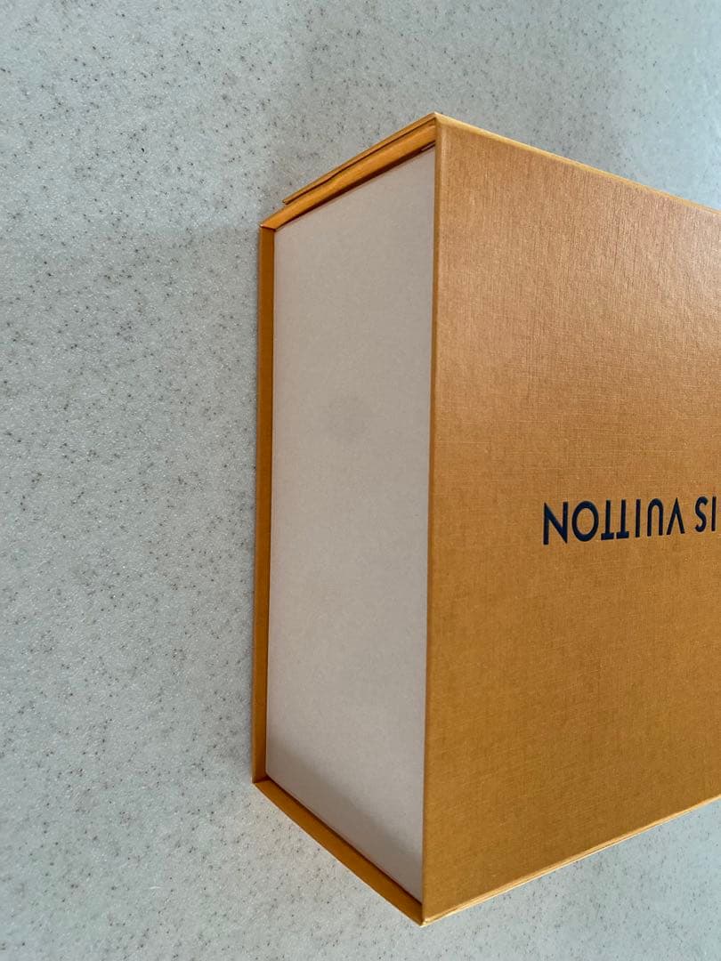 【未使用】LOUIS VUITTONヴィヴィエンヌ 陶磁器カップ プレートセット