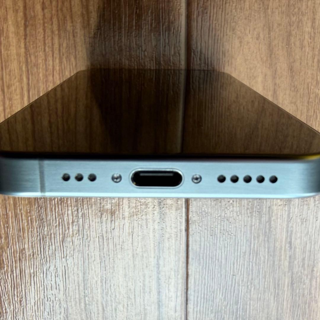 iPhone 15 pro 128GB ブラックチタニウム