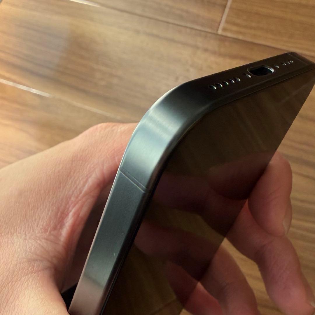 iPhone 15 pro 128GB ブラックチタニウム