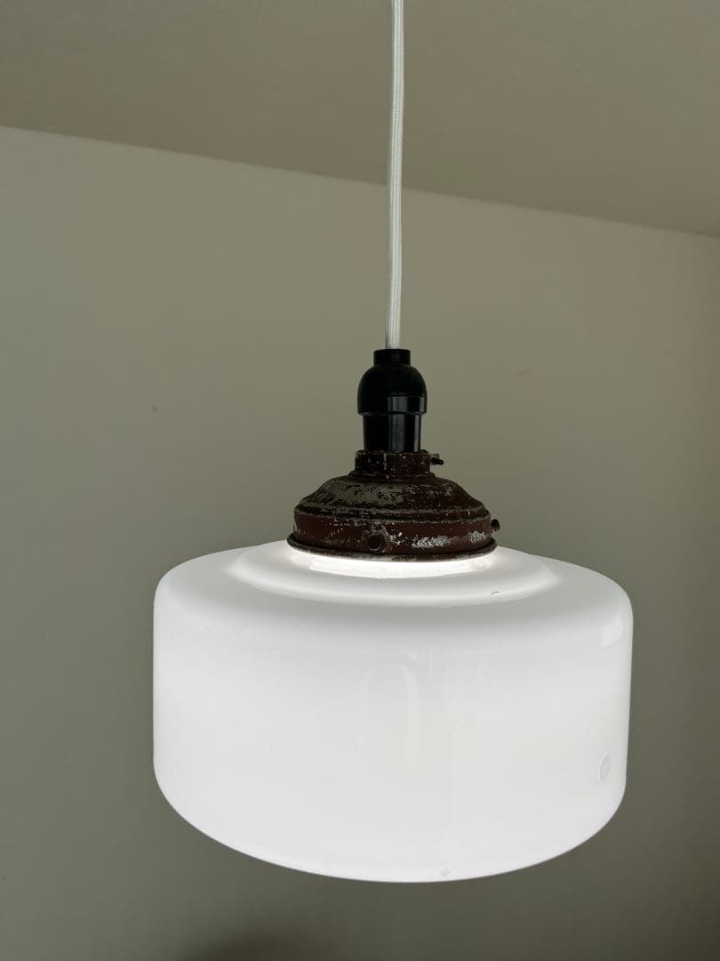 【最終価格】人気の仁平古家具店／ミルクガラスペンダントライト