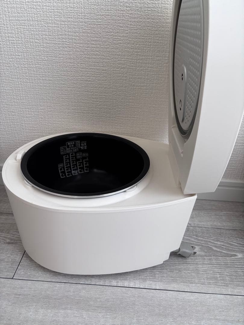 アイリスオーヤマ　5.5号　炊飯器　低温調理　RC-IL50-W 2023年製