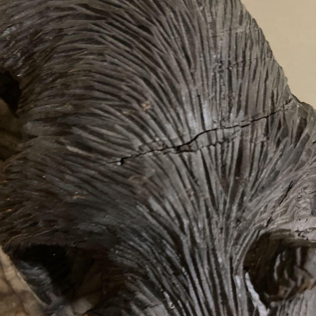 木彫りの熊3頭・鷹・鮭　一本彫