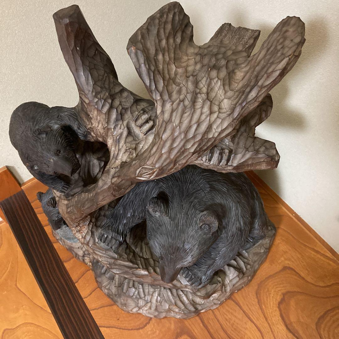 木彫りの熊3頭・鷹・鮭　一本彫