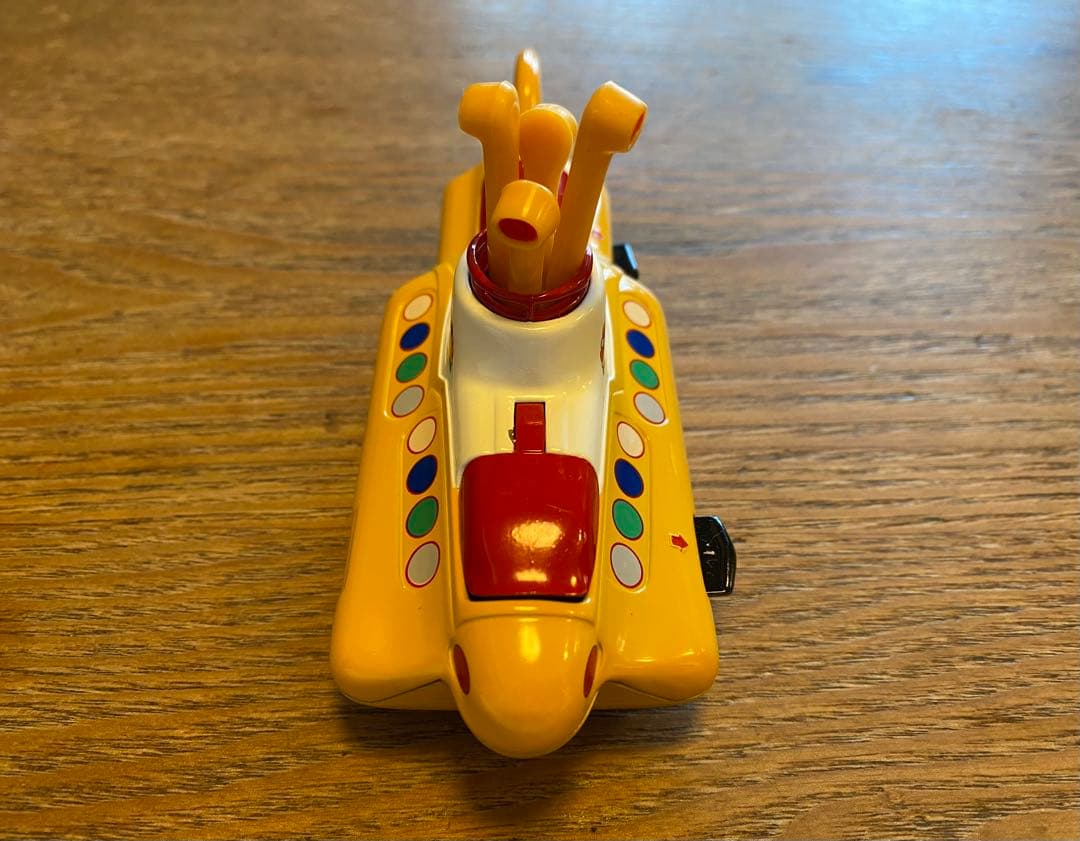 コーギー ミニカー The Beatles イエローサブマリン フィギュア付