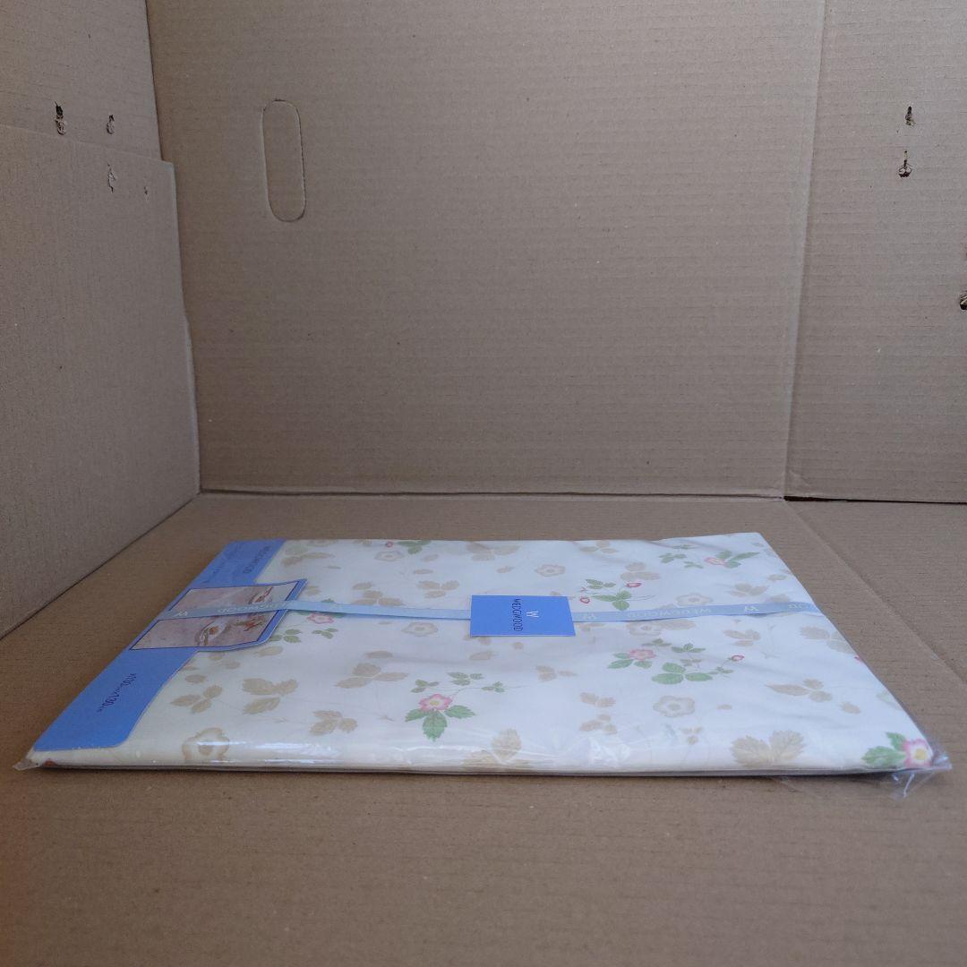 未使用未開封テーブルクロスワイルドストロベリ96 130×130