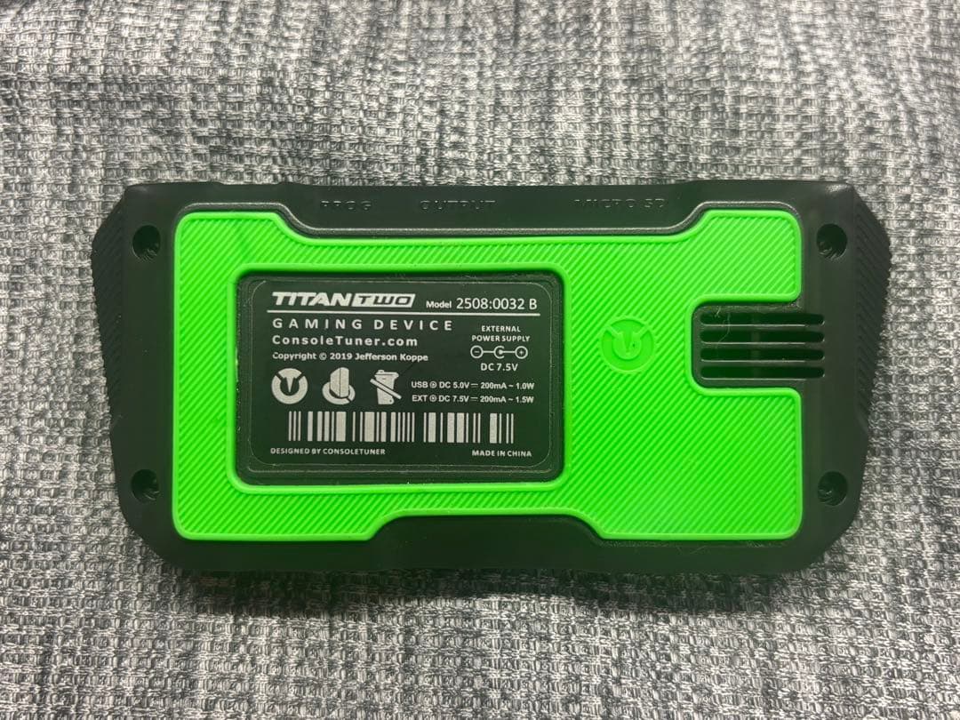 TITAN TWO コントローラーコンバーター