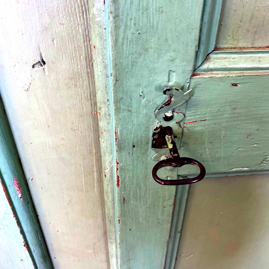 フランスアンティークグリーンキャビネット