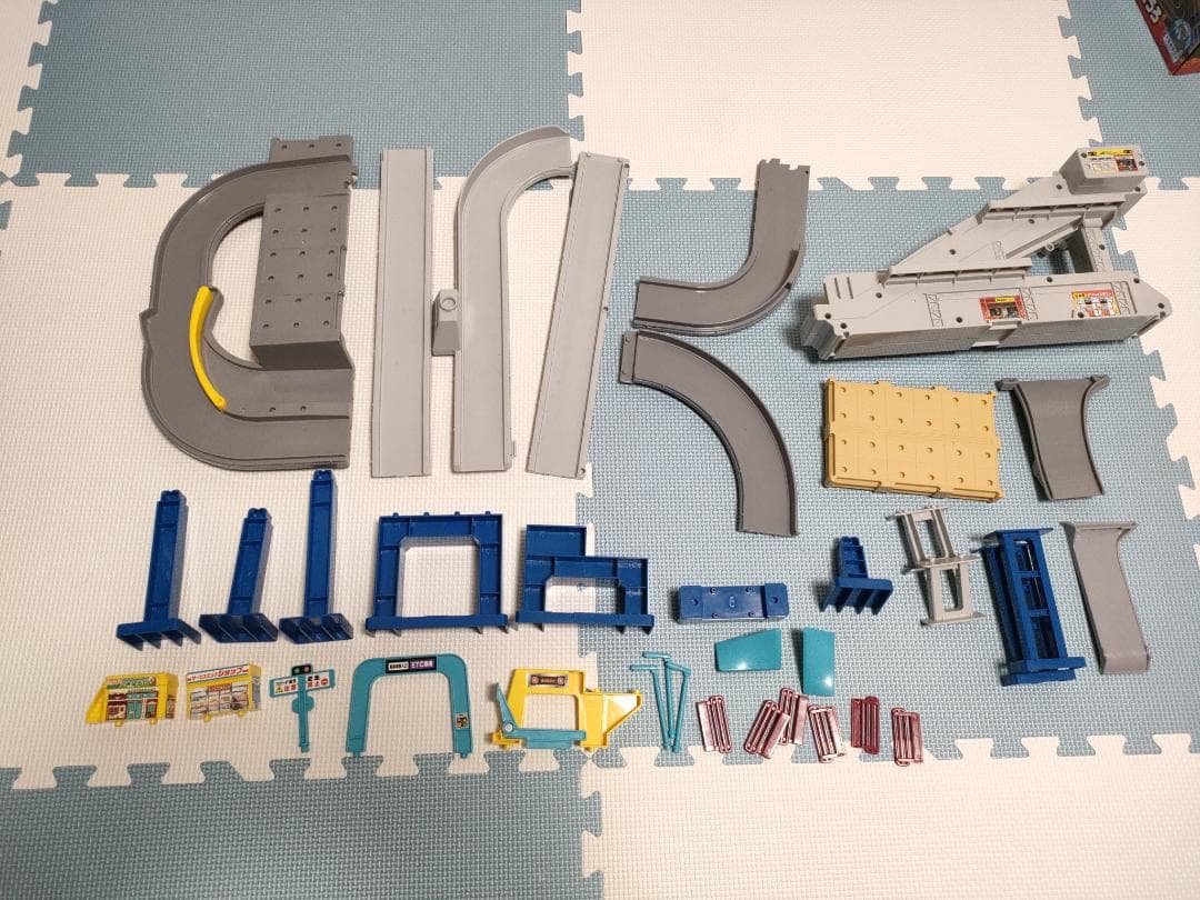 トミカまとめ売り　Wトミカビル、アクション高速道路、やまのぼりドライブなど