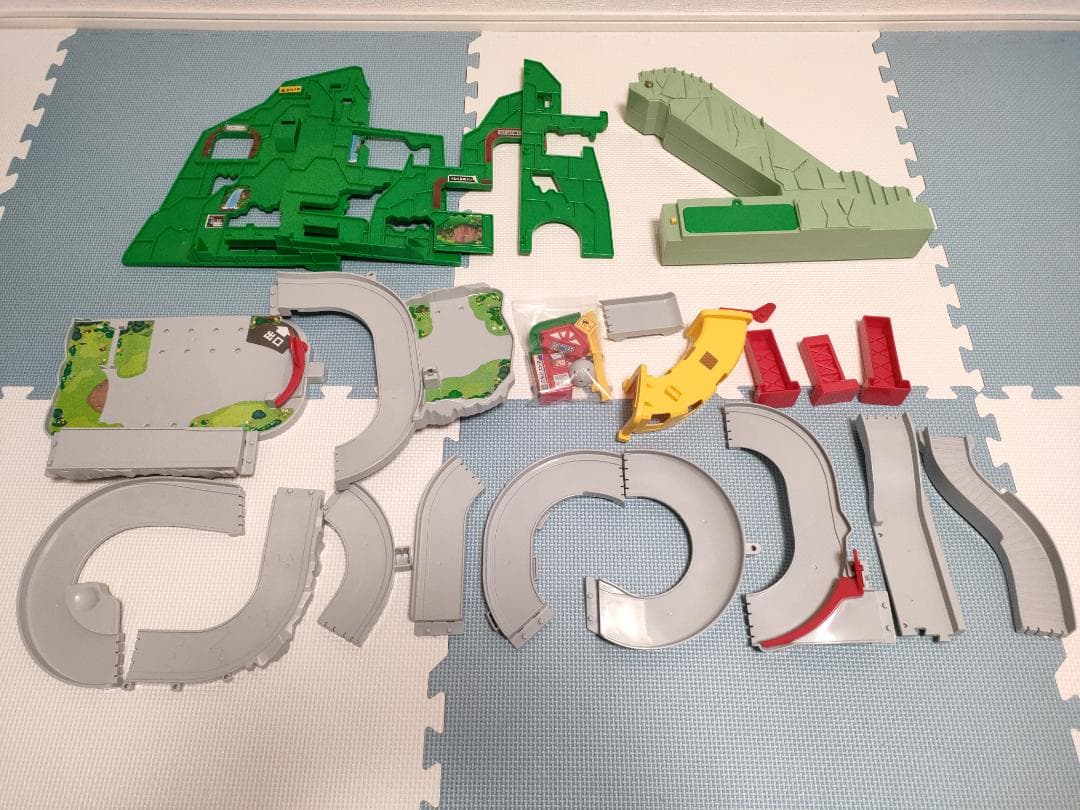 トミカまとめ売り　Wトミカビル、アクション高速道路、やまのぼりドライブなど