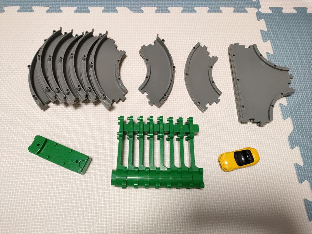 トミカまとめ売り　Wトミカビル、アクション高速道路、やまのぼりドライブなど