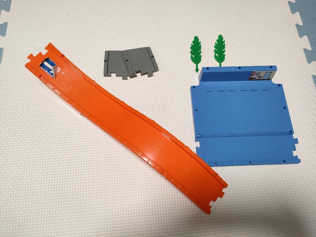 トミカまとめ売り　Wトミカビル、アクション高速道路、やまのぼりドライブなど