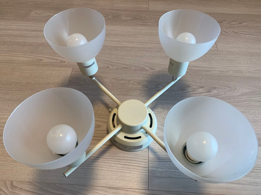 シーリングライト/スポットライト　4灯十字、LED電球付き、リモコン付き