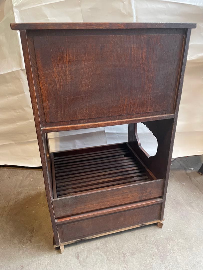 網代戸　木製棚　和風の棚