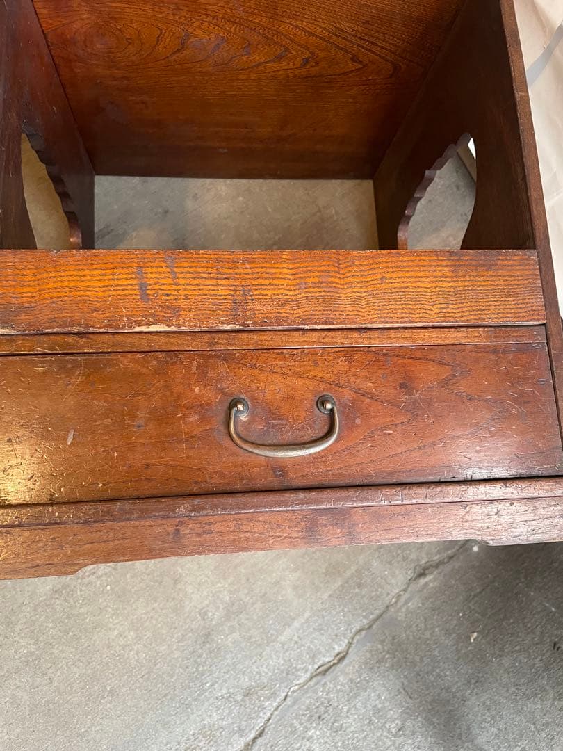 網代戸　木製棚　和風の棚