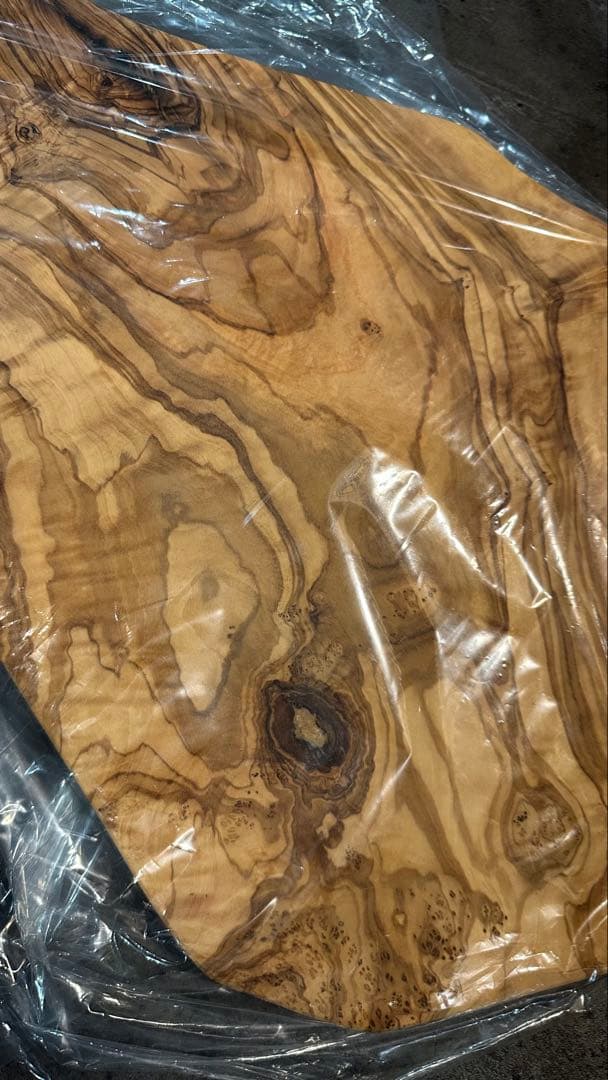 アルテレニョ ナチュラルカッティングボード オリーブウッド 刻印タグあり