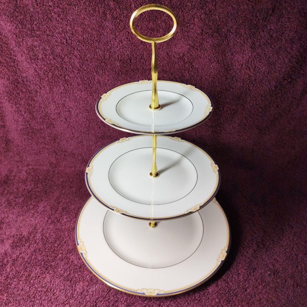 ウェッジウッド　キャベンディッシュ　アフタヌーンティー用３段ケーキスタンド