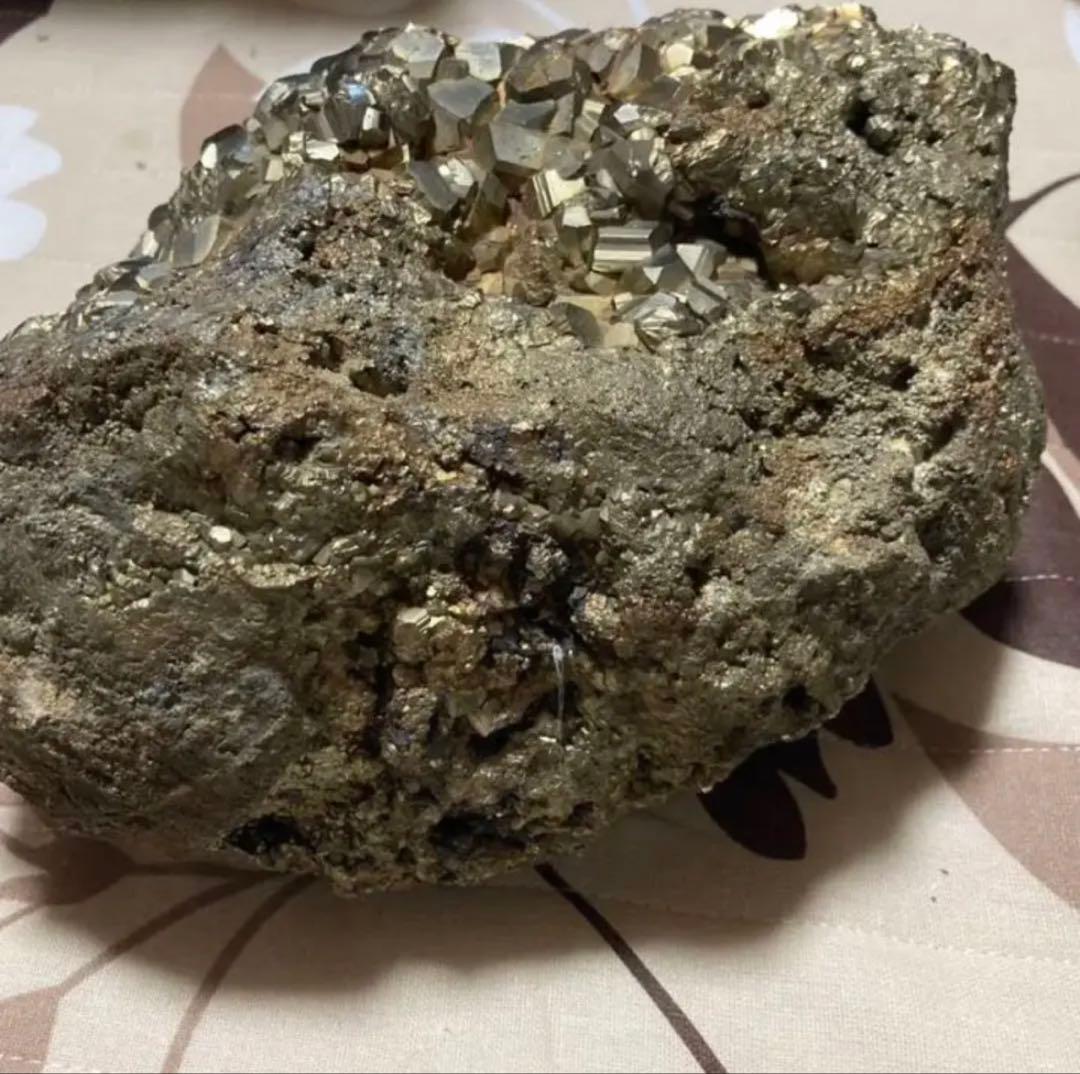 パイライト　黄鉄鉱　原石　外国産　鉱物　金運　パワーストーン　オブジェ