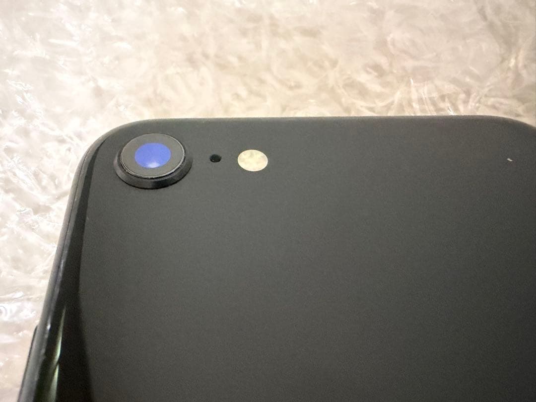 Apple iPhone SE　第2世代　64GB スマホ　se