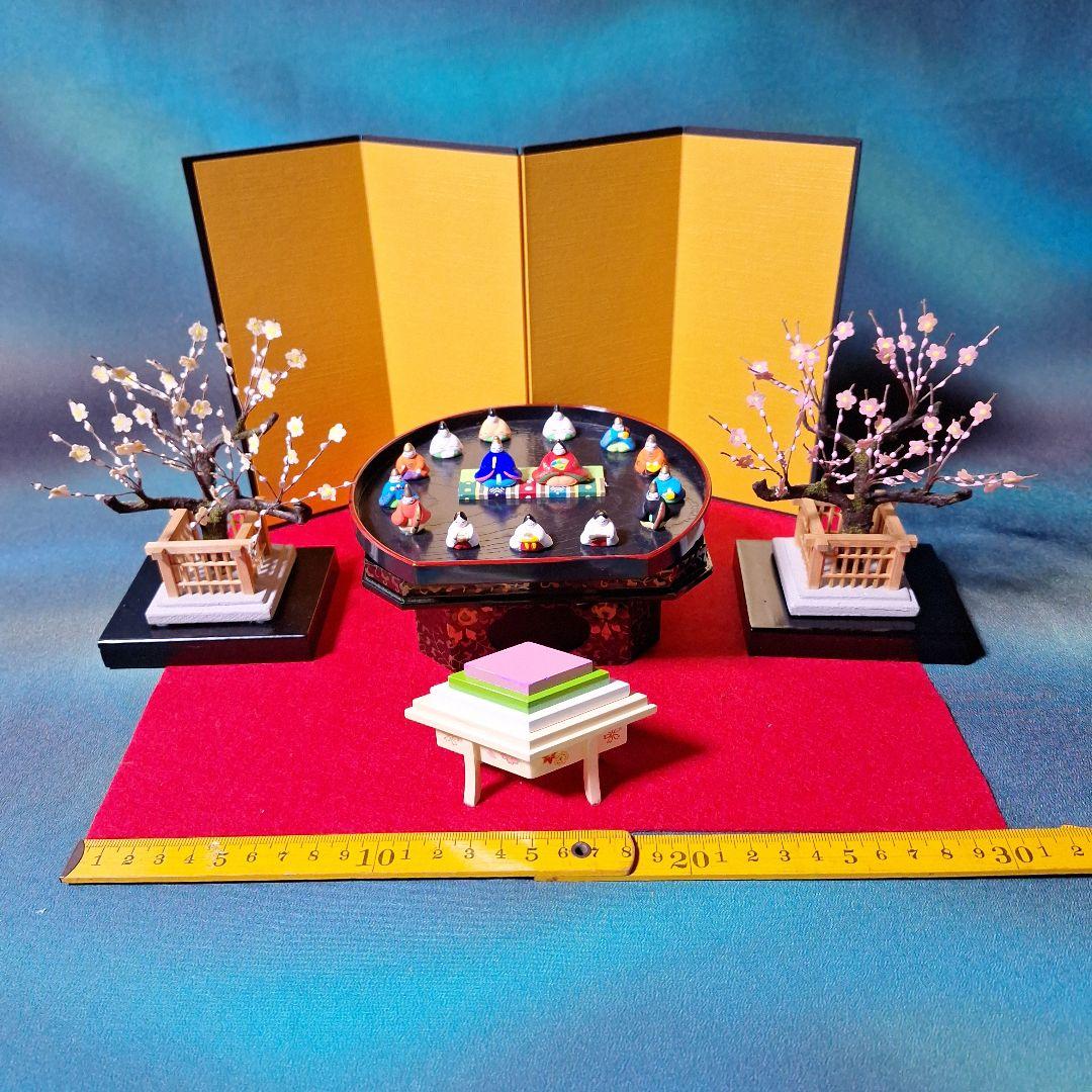 ミニチュア雛飾り、ミニチュアお雛様、紅白梅、屏風、木製高杯、木製菱台