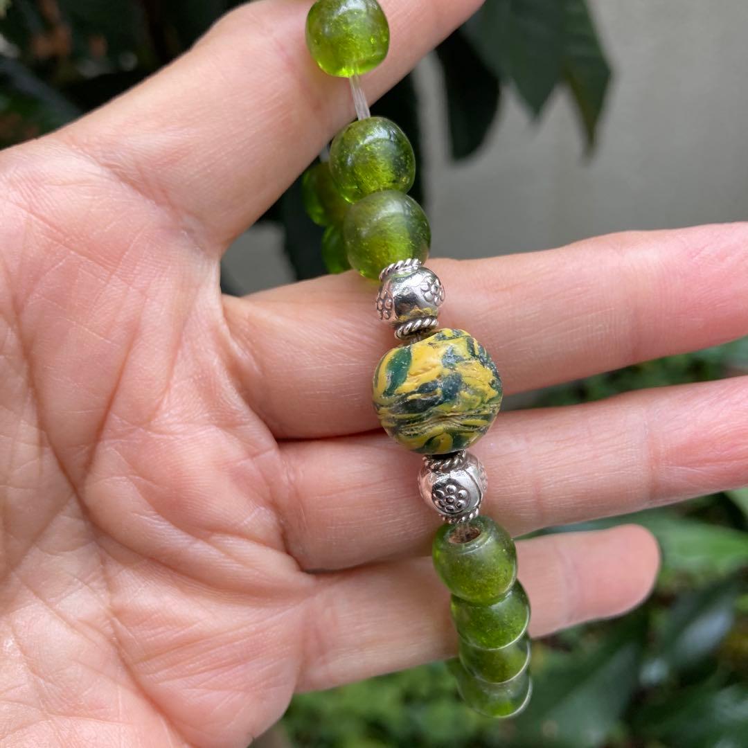 ジャワ玉、ヴィンテージトンボ玉とカレンシルバーブレスレット