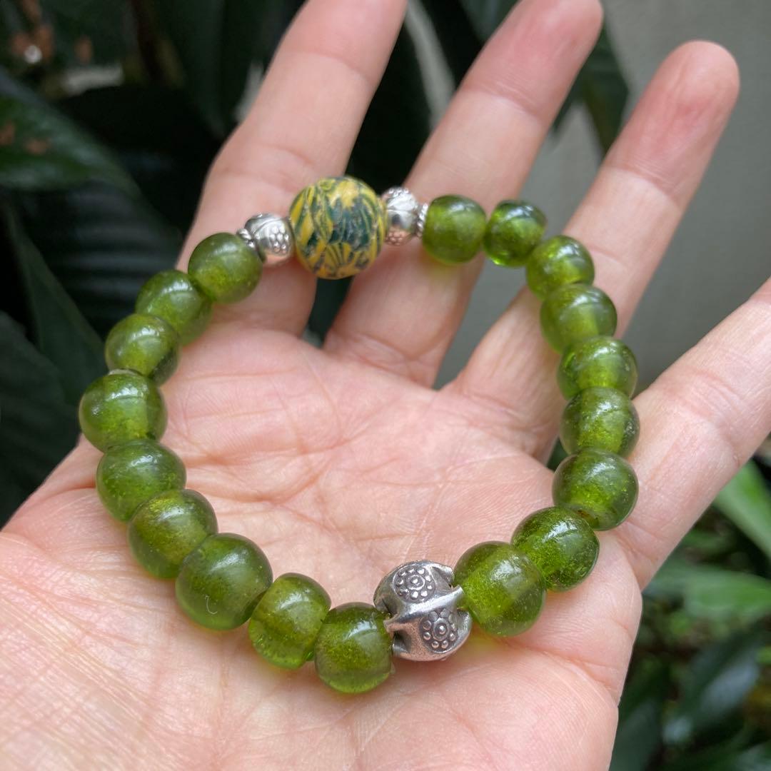 ジャワ玉、ヴィンテージトンボ玉とカレンシルバーブレスレット