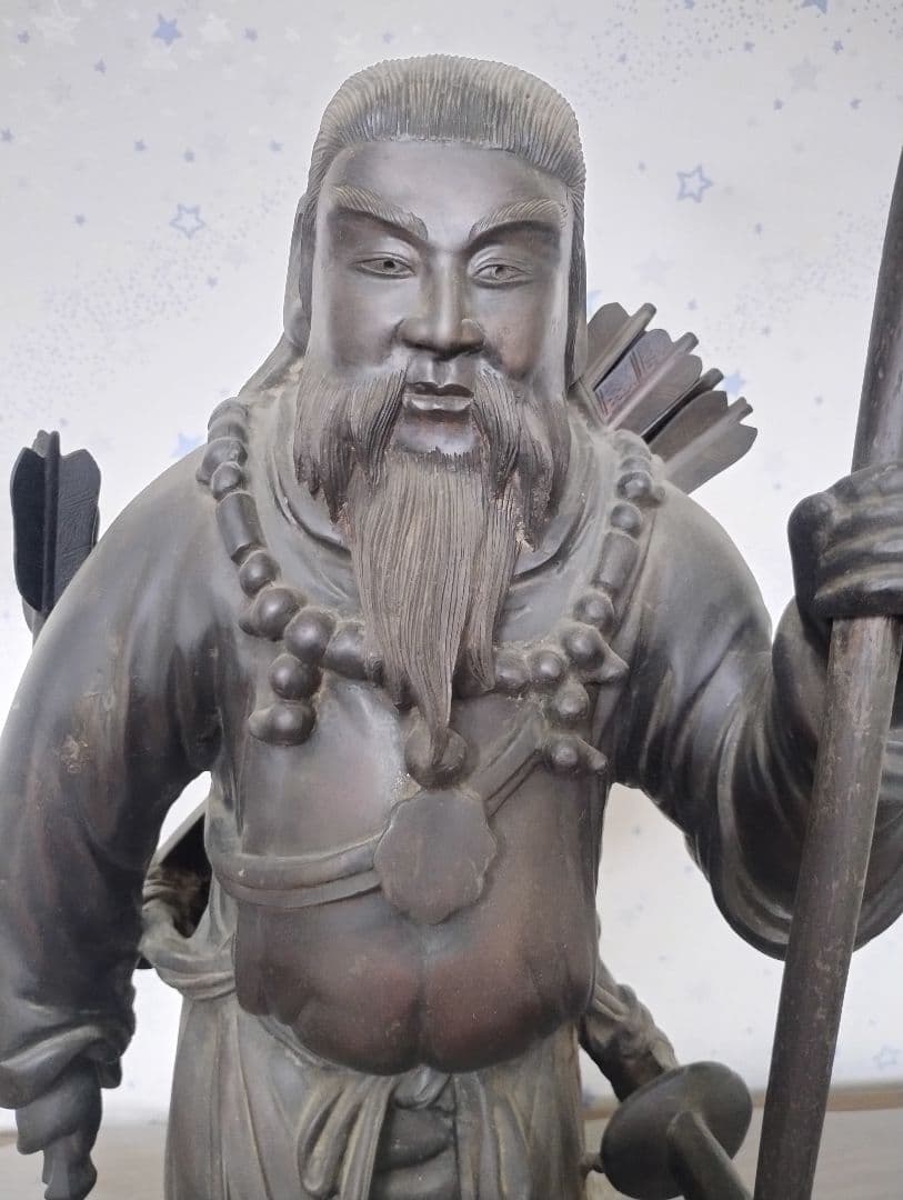神武天皇像