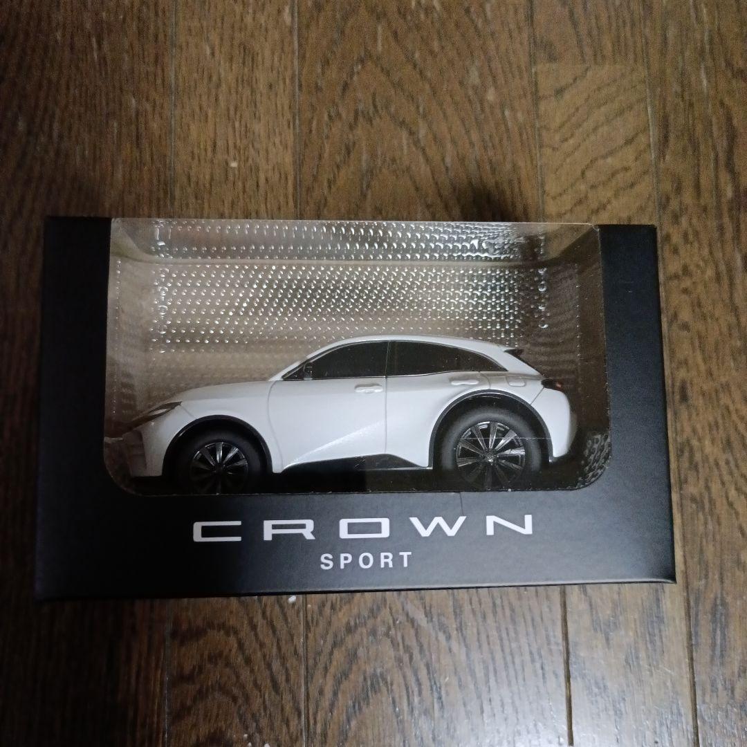 ミニカー【新品未使用】トヨタ クラウン スポーツ プルバックカー ホワイト
