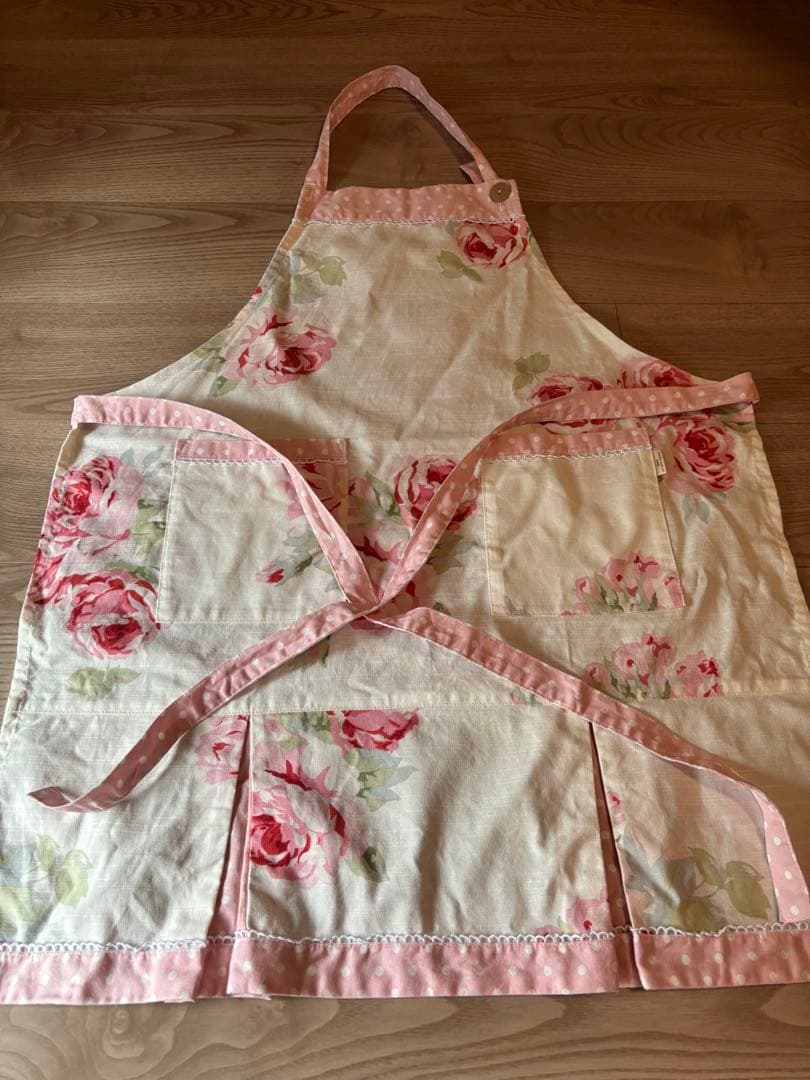 ローラアシュレイ　エプロン　花柄　クチュールローズ