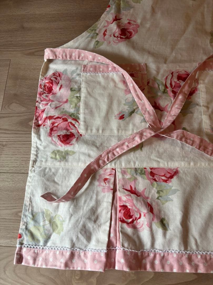 ローラアシュレイ　エプロン　花柄　クチュールローズ