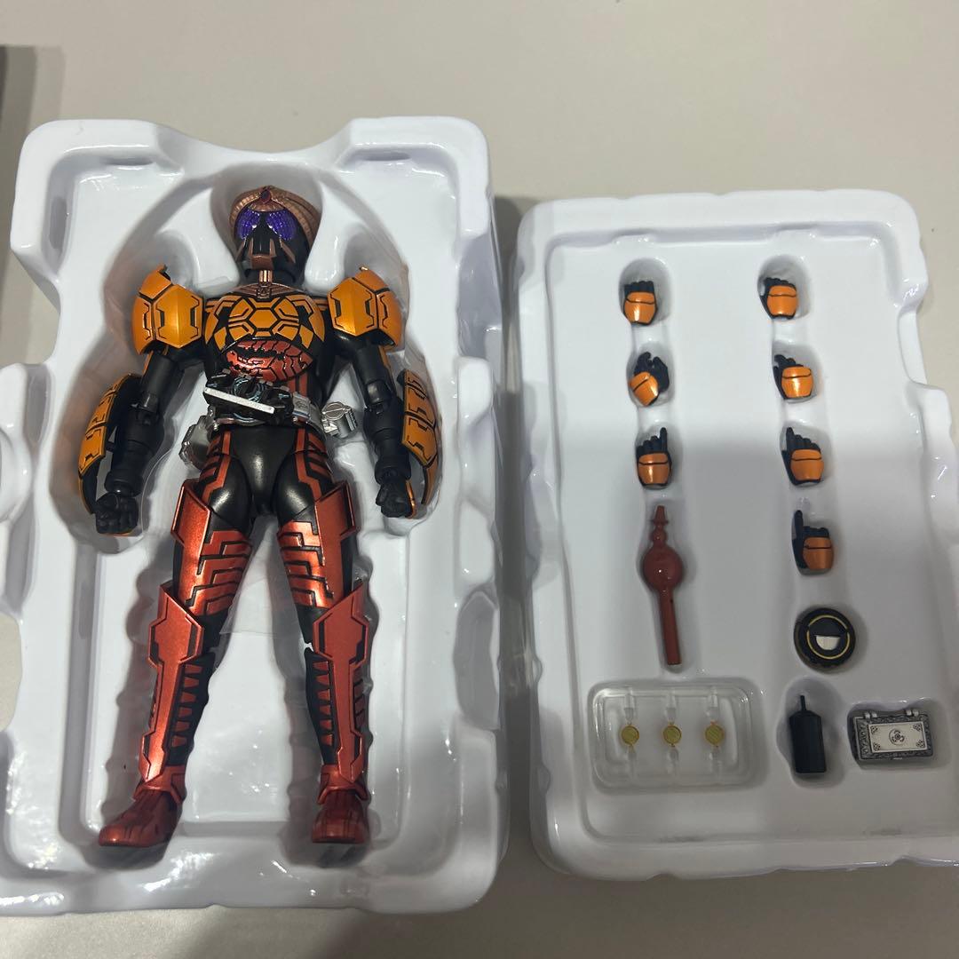 S.H.フィギュアーツ　仮面ライダーオーズ　ブラカワニコンボ